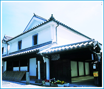 白壁の町並み(柳井市古市金屋地区伝統的建造物群保存地区)